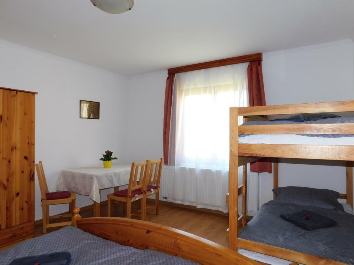 8888 Apartmanház Lispeszentadorján Esterno foto