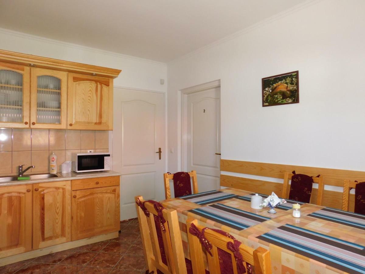 8888 Apartmanház Lispeszentadorján Esterno foto