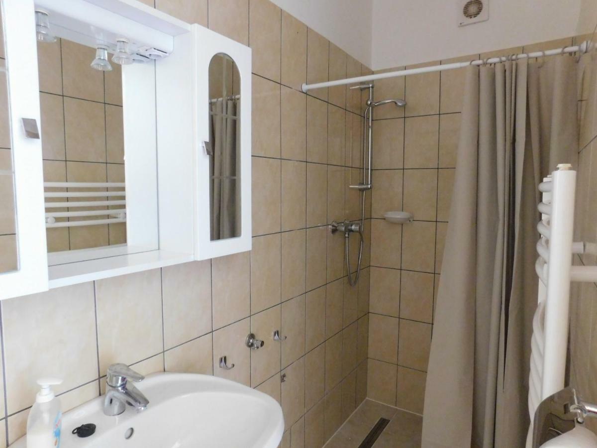 8888 Apartmanház Lispeszentadorján Esterno foto